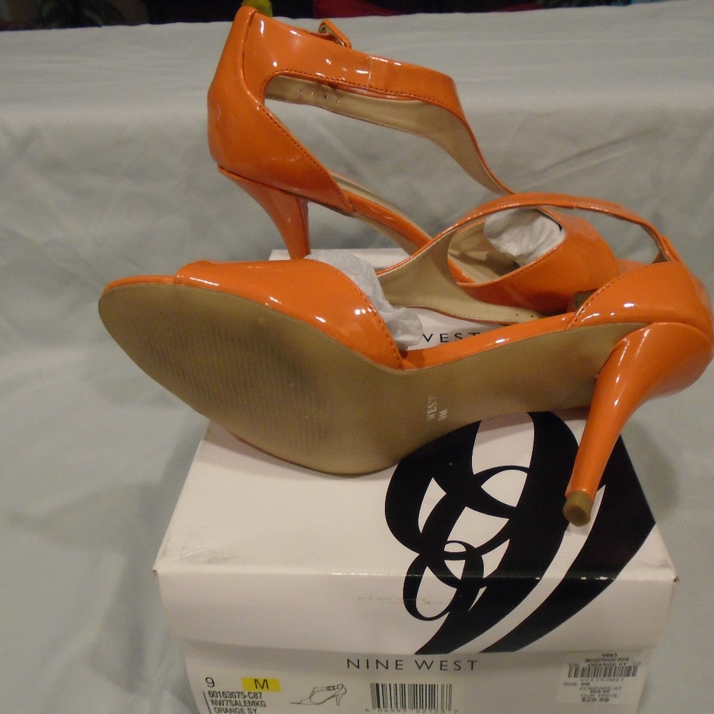 Shoes - Picture 4 of 5